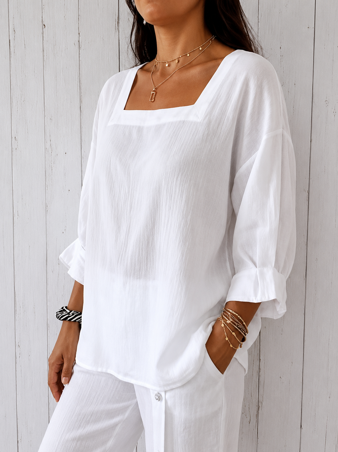 Blouse élégante à encolure carrée – Sofia