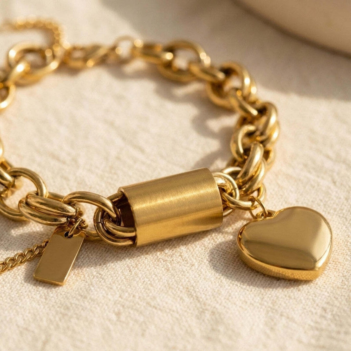 Bracelet à maillons avec cœur doré