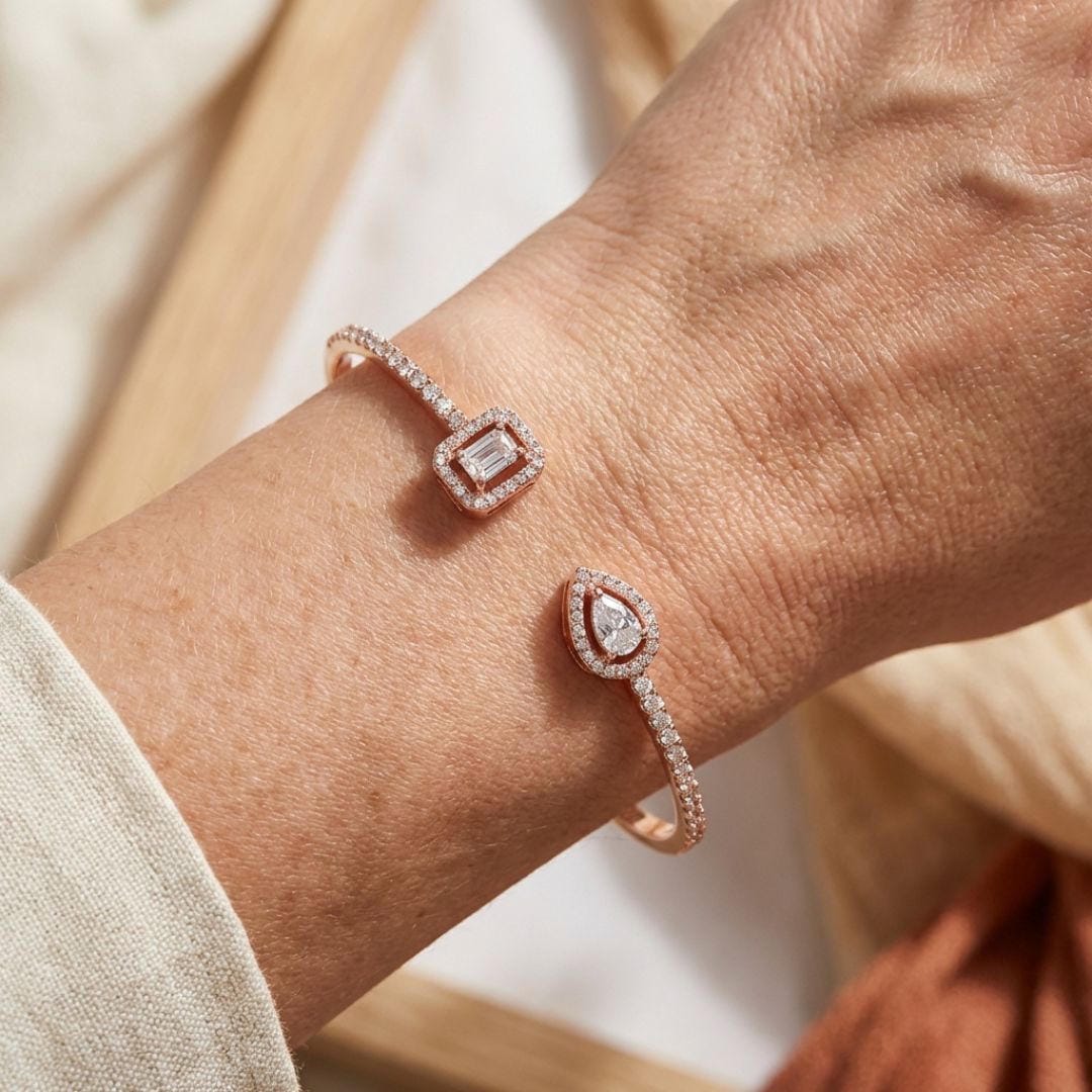Bracelet jonc ouvert doré à deux pierres