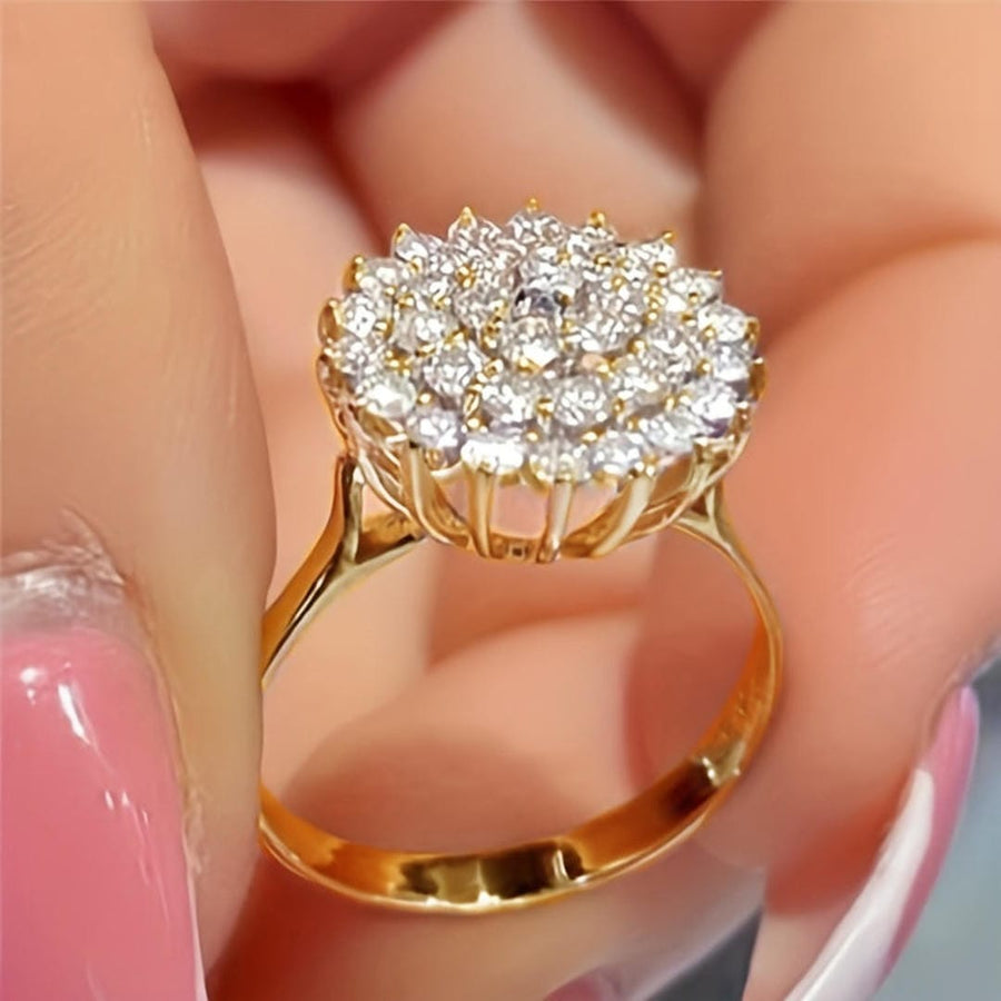 Bague halo à grappe de cristaux
