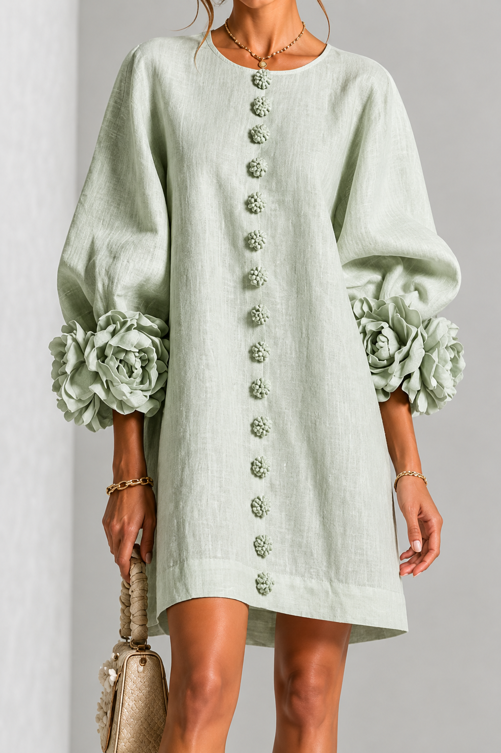 Robe élégante à manches fleuries