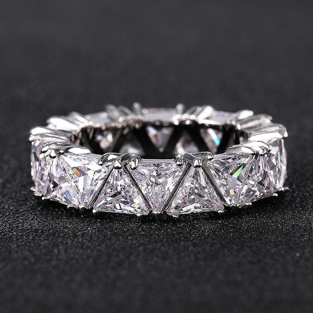 Bague Pierre triangle vintage