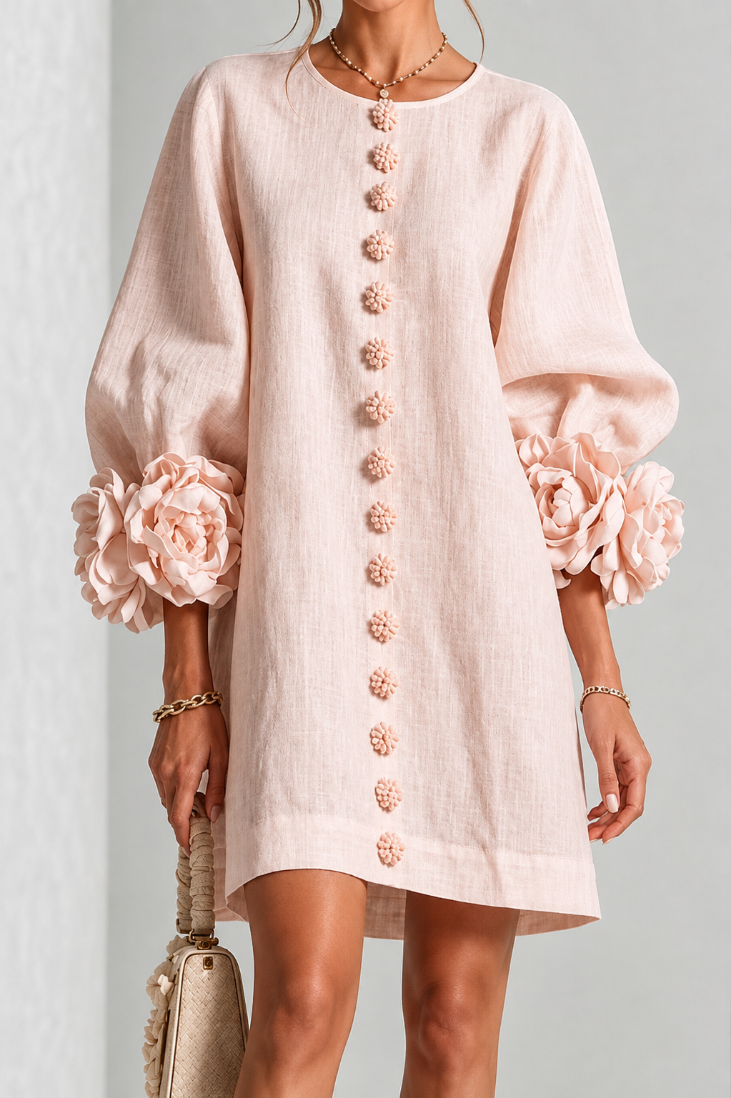 Robe élégante à manches fleuries
