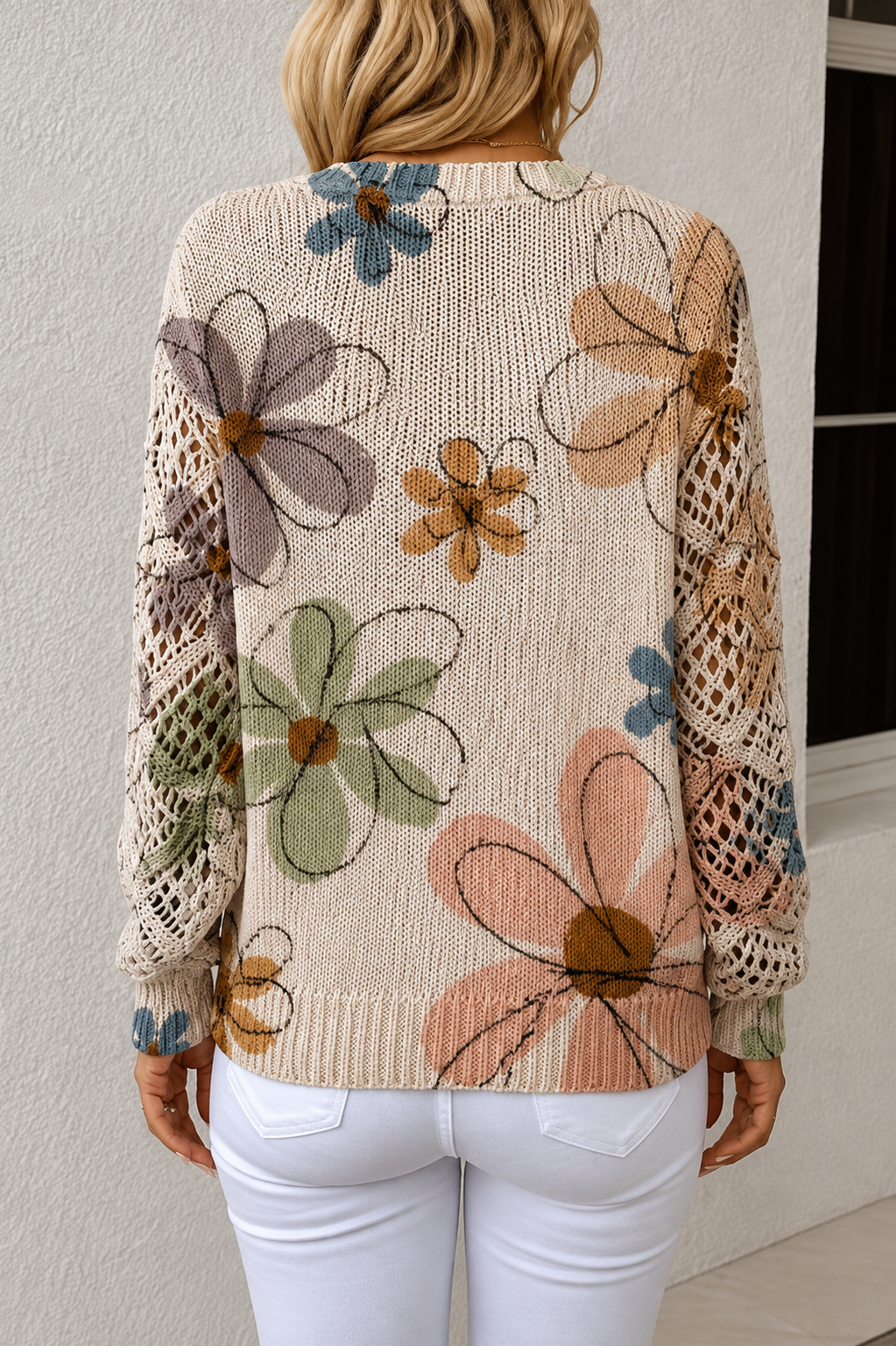 Chandail en tricot ajouré à col en V