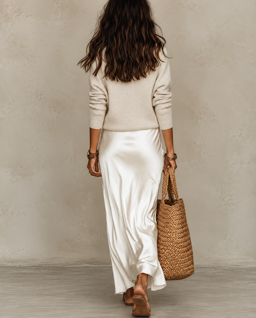 Ensemble élégant robe satinée et chandail