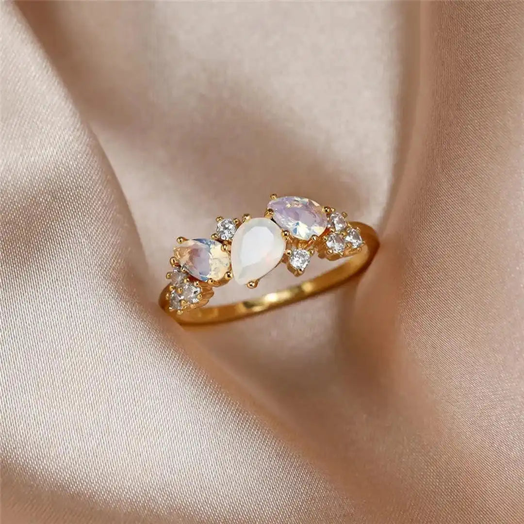 Bague Pierre de lune dorée vintage