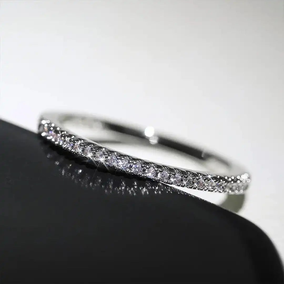 Bague minimaliste à zircon Elyse