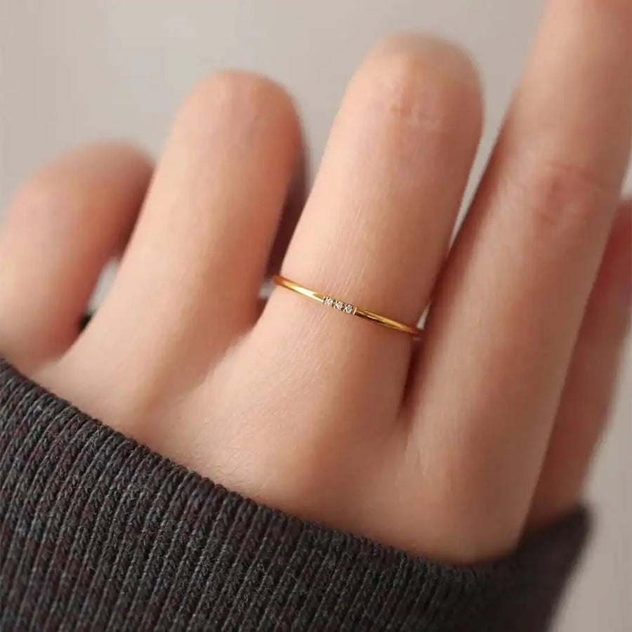 Bague empilable Trois pierres délicate