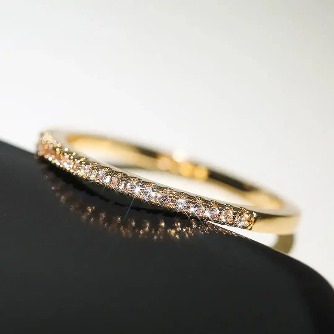 Bague minimaliste à zircon Elyse