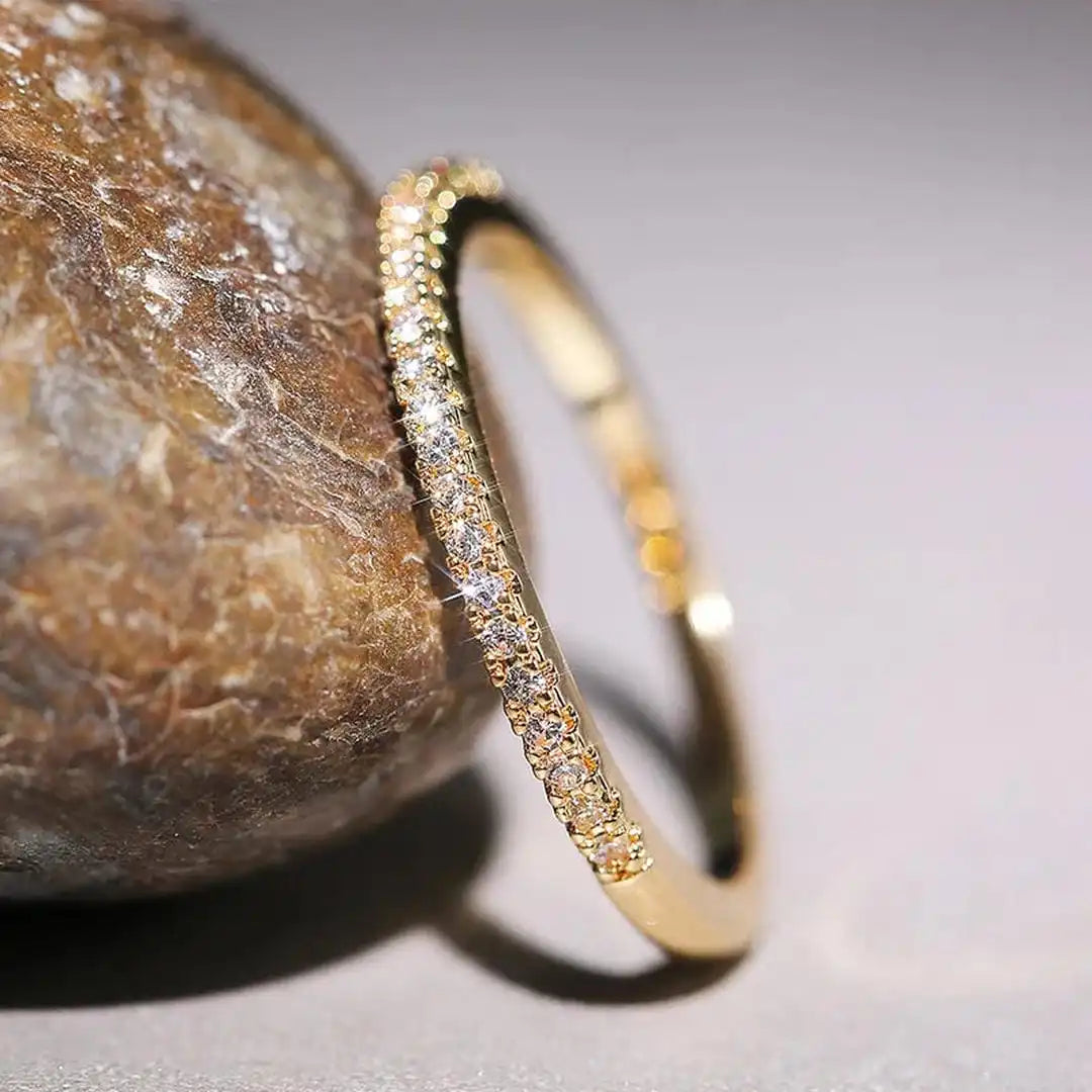 Bague minimaliste à zircon Elyse