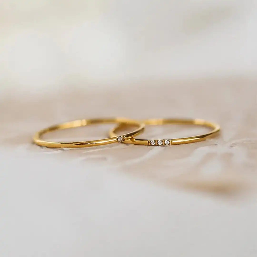 Bague empilable Trois pierres délicate