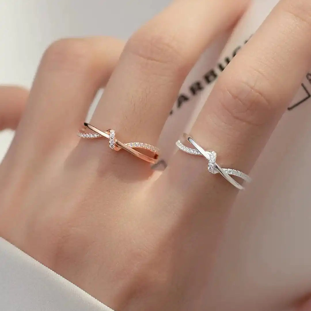 Bague classique Croix et nœud