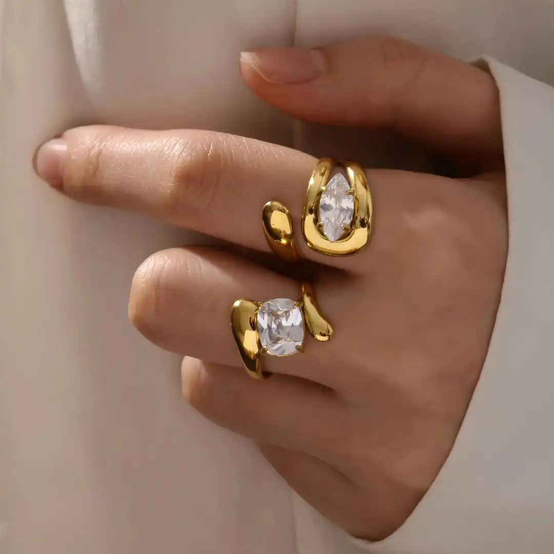 Bague Zircone goutte d'eau dorée intemporelle