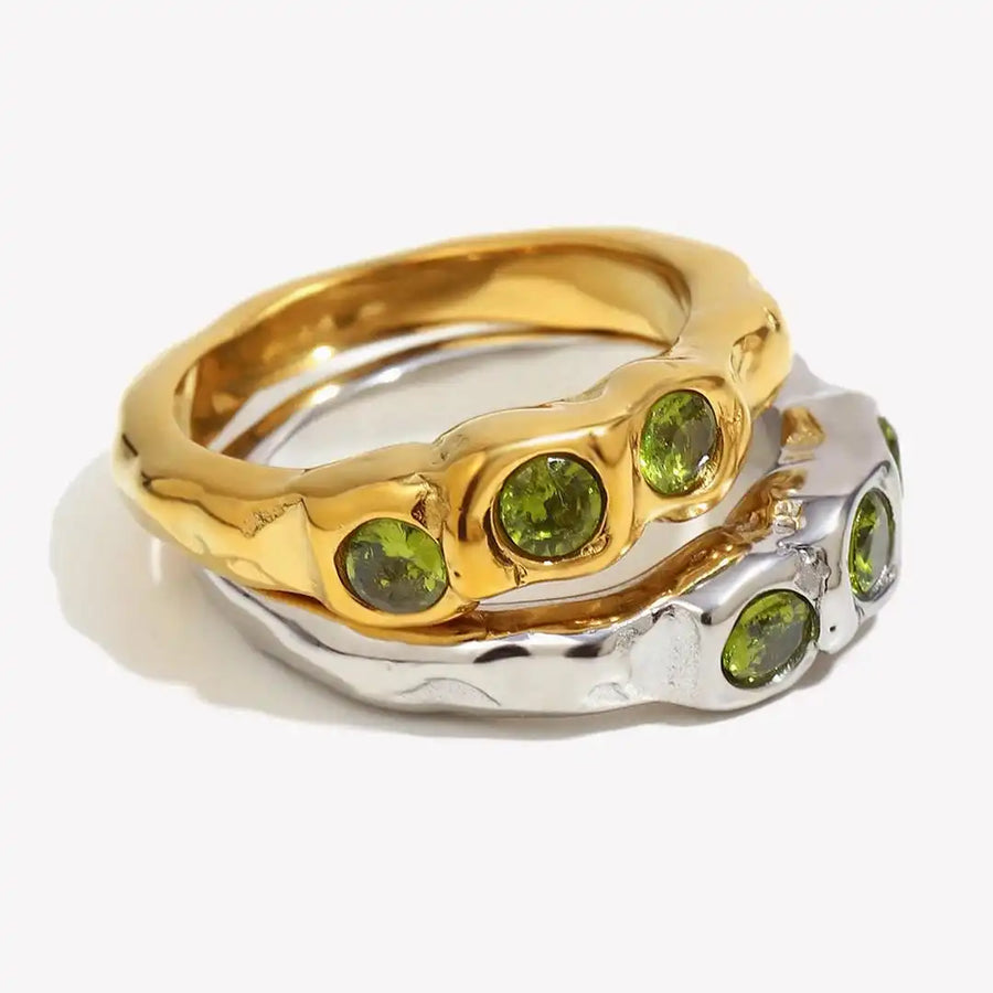Bague vintage dorée à pierres serties