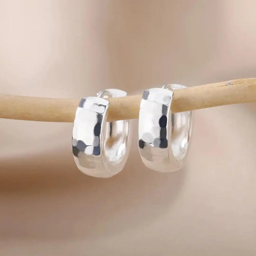 Boucles d'oreilles anneaux Sculptés dorés intemporels