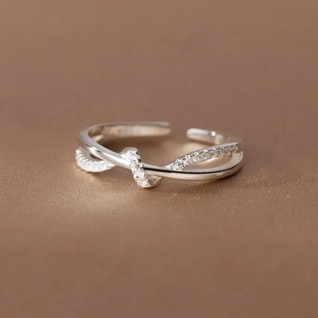 Bague classique Croix et nœud