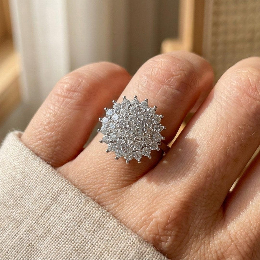Bague halo à grappe de cristaux
