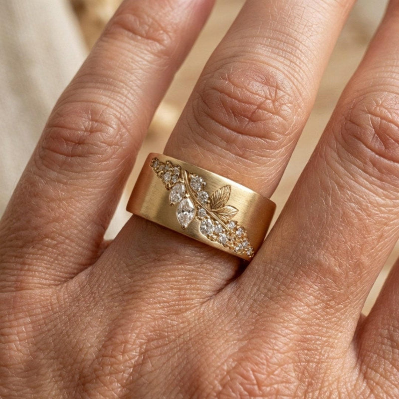 Bague feuille dorée à zircons