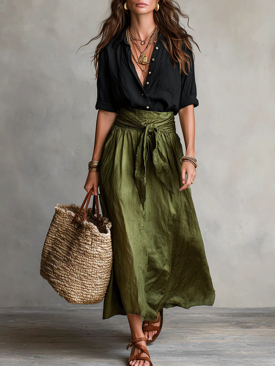Greta | Ensemble deux pièces : haut noir et jupe midi vert olive