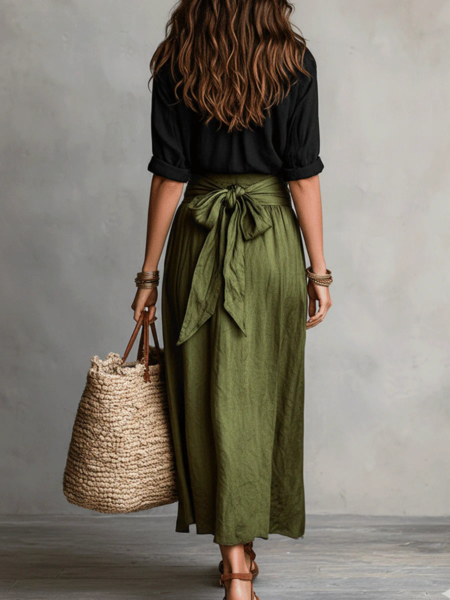 Greta | Ensemble deux pièces : haut noir et jupe midi vert olive