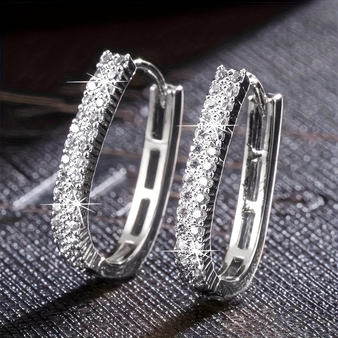 Boucles d'oreilles circulaires élégantes à zircons