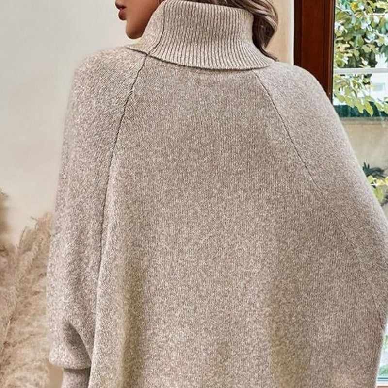 Céleste | Pull-cape élégant à col roulé et ourlet asymétrique